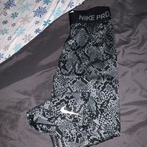 Crop Nike pro pants